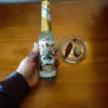 Água Florida Americana (Murray & Lanman) – 221ml: A Original desde 1808Descubra o segredo mais antigo da perfumaria esotérica! A Água Florida Americana da Murray & Lanman, no seu formato clássico de 221 ml, é a versão original fabricada nos Estados Unidos (Nova Iorque) que conquistou o mundo esotérico desde o século XIX. Com a mesma receita há mais de 200 anos, esta colónia é o padrão de ouro para quem procura proteção espiritual e sorte.O Fator Diferenciador da Versão Americana: História e PoderEnquanto a versão Peruana é focada no xamanismo, a Água Florida Americana é a escolha adequada para rituais/práticas de limpeza profunda, consagração de amuletos/objetos devocionais e harmonização de boas energias no dia-a-dia.Fragrância Inesquecível: Uma mistura cítrica fresca e revigorante que acalma os sentidos, harmoniza as energias e eleva a Alma!Limpeza: Utilize-a para limpar o seu Suporte de Incenso Esmaltado em Madeira de Manga (LINK) ou as suas jóias ou seus cristais/pedras ou superfícies de altares, removendo resíduos energéticos de rituais anteriores.Consagração de Amuletos: Salpique umas gotas nos seus cristais ou pulverize com esta Água, o seu talismã de Ganesha (LINK) para ativar todas as suas propriedades benéficas.Equilíbrio Pessoal: Use-a como colónia diária para manter a sua aura selada contra a inveja e o "mau-olhado", preservando a sua harmonia energética.Sugestões de UtilizaçãoProteção do Seu Lar: Misture um pouco de Água Florida Americana na água de limpeza do chão, para que o seu Lar se torne um retiro de paz e harmonia.Preparação de Velas: Unte as suas velas de ritual com esta água para potenciar as suas intenções!Ritual da Rosa de Jericó: Adicione uma gota desta Água Florida, à água onde repousa a sua Rosa de Jericó (LINK) para abençoar o processo de abertura da planta.Especificações do ProdutoVolume: 221 ml (Formato Clássico Americano).Origem: USA (Murray & Lanman, Nova Iorque ).Propósito: Limpeza espiritual, proteção, sorte e harmonia energética.Embalagem: Design vintage icónico que embeleza qualquer prateleira esotérica.DICA: Esta versão americana é frequentemente utilizada em banhos de descarrego, rituais de harmonização energética e práticas de recuperação energética. O Toque Clássico que a sua Espiritualidade MereceNão é apenas uma água perfumada:é uma Ativadora poderosa da sua limpeza e proteção energética com séculos de eficácia comprovada! Seja para purificar com o elemento Água o seu espaço após usar a Tocha de Sálvia Branca (elementos Fogo e Ar)>>incluir link do produto  ou para começar o dia com clareza mental, a Água Florida Americana é um item essencial!Adicionar ao Carrinho: Tradição e Proteção Americana!