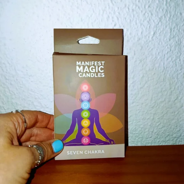 Velas Mágicas para Manifestação: 7 Chacras – Alinha a tua Energia Sentas-te para meditar, no entanto sentes a mente agitada? Queres manifestar os teus maiores desejos, porém parece que algo bloqueia o fluxo da tua vida? O "segredo" para uma manifestação eficiente começa no equilíbrio dos teus centros energéticos: os chacras!Apresentamo as Velas Mágicas para Manifestação: 7 Chacras, o elemento-chave que faltava para as tuas práticas de Autocuidado e/ou Terapias que facilitas. Criadas com cera de alta qualidade e fundidas com a intenção pura da magia natural, estas velas são a "professora" perfeita para quem procura equilíbrio espiritual, cura energética e poder de atração.Porquê escolher as Velas dos 7 Chacras?Cada vela deste conjunto foi cuidadosamente desenhada para ressoar com a frequência vibratória de um dos sete pontos energéticos principais do corpo. Ao acenderes uma destas velas mágicas para Manifestação, estás a abrir um portal de intenção focado: Chacra Raiz (Muladhara): Para segurança, estabilidade e enraizamento dos teus projetos. Chacra Sacro (Svadhisthana): Para potenciar a criatividade, paixão e a energia da cocriação. Chacra do Plexo Solar (Manipura): Para ativar o teu poder pessoal, autoconfiança e manifestação de prosperidade. Chacra do Coração (Anahata): Para abrir caminhos ao amor-próprio, compaixão e cura emocional. Chacra da Garganta (Vishuddha): Para melhorar a comunicação, expressão da verdade e poder da palavra.indigo Chacra do Terceiro Olho (Ajna): Para expandir a intuição, clarividência e sabedoria interior. Chacra da Coroa (Sahasrara): Para a conexão espiritual suprema e alinhamento com o Universo.Como usar as Velas de Manifestação nos teus Rituais EsotéricosNão precisas de ser um especialista em magia  natural para usufruíres dos benefícios destas velas de manifestação. Podes integrá-las facilmente na tua rotina de bem-estar:Meditação com Velas: Acende e contempla a vela correspondente ao chacra que sentes mais bloqueado durante a tua prática de mindfulness ou meditação.Rituais de Alinhamento: Acende as 7 velas em simultâneo (ou numa sequência de 7 dias) para uma limpeza energética profunda da tua aura e do teu espaço.Decretos de Manifestação: Escreve as tuas intenções num papel, coloca-o sob a vela respetiva e visualiza o teu desejo a realizar-se enquanto a chama arde, entregando aos elementos fogo e ar.Dica Holística: Como são artigos esotéricos feitos com intenção, estas velas potenciam a energia de cristais, incensos, escalda-pés e banhos de ervas que uses em simultâneo!Transforma a tua Realidade!O Universo responde à energia que emanas. Se estás pront@ para desbloquear o teu potencial máximo, afastar as energias negativas e atrair amor, saúde e prosperidade, este conjunto é para ti. [Garante já o teu conjunto de Velas Mágicas para Manifestação: 7 Chacras] e começa a concriar a vida que mereces!